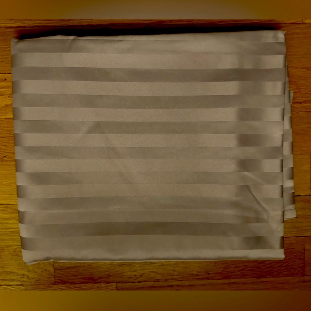 TABLE CLOTH (Light Olive)